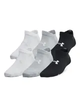 Medias deportivas tipo soquete Under Armour, color negro con logo de la marca en blanco. Diseño ultradelgado y ligero con soporte de arco integrado y paneles de malla para mayor transpirabilidad.