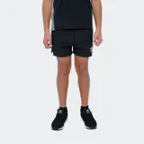 Short deportivo Umbro modelo Terren, color negro, con logo de la marca estampado en blanco en el lateral izquierdo.