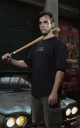 Remera negra de algodón con corte holgado y texto estampado en blanco en el pecho que dice "Au revoir, shoshanna!".