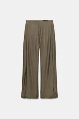Pantalón de tiro alto ZW Collection, color verde militar, de corte recto y holgado con pinzas en el delantero.