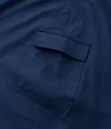 Falda midi azul marino de sarga de algodón, con bolsillos cargo laterales, cintura alta y cierre oculto.