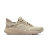 Championes deportivos Skechers modelo Slip-ins Bobs Sport Squad Chaos, color beige claro, con parte superior de punto técnico y cordones elásticos. Cuentan con la tecnología Hands Free Slip-ins y plantilla Skechers Memory Foam.