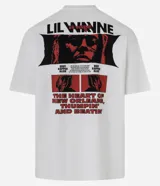 Remera blanca de corte holgado con estampado de Lil Wayne en la espalda.