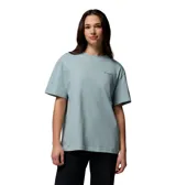 Remera oversize de Columbia para mujer, color azul, de corte holgado, mangas cortas y cuello redondo acanalado, con pequeño logo impreso en el pecho.
