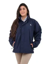 Campera azul marino impermeable con capucha y forro polar.