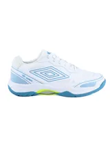 Championes de pádel Umbro modelo Grip Pad, color blanco con detalles en azul y amarillo neón. Presentan diseño técnico con suela especializada para mayor tracción en cancha y logo de la marca en el lateral.