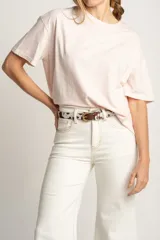 Remera rosa de algodón con calce oversize.