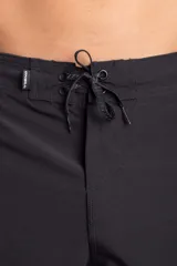 Short de baño O'Neill Superfreak Solid, color negro, de diseño técnico con cintura fija y cordón de ajuste.