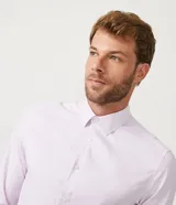 Camisa de hombre Preston Field, manga larga, corte slim fit, color lila claro con finas rayas blancas verticales.