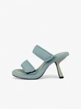 Sandalias de tacón alto color celeste, con plataforma y dos tiras anchas con ajuste de velcro.