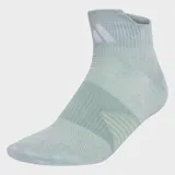 Medias de running Adidas de corte bajo, con tecnología Climacool para ventilación y gestión de la humedad. Presentan un diseño ergonómico con refuerzos en el arco y el logo de la marca en la parte superior.