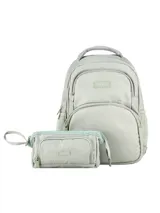 Kit de mochila y cartuchera Terrano Quid AirFlow, color gris claro con detalles en verde menta. La mochila cuenta con un compartimento principal, un bolsillo frontal, bolsillos laterales de red elástica y correas ajustables y acolchadas con material respirable. La cartuchera tiene un compartimento principal con cierre reforzado y un bolsillo adicional.