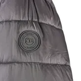 Campera de piel sintética negra, con cuello alto y cierre frontal. Diseño corto y holgado con acabado suave.