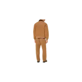 Campera Carhartt WIP OG Santa Fe de color marrón claro, con cuello camisero de pana marrón oscuro, cierre frontal completo y puños y cintura elásticos. Presenta bolsillos laterales ribeteados y etiqueta con el logo de la marca en el bajo.