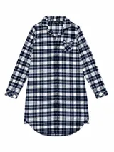 Camisón de manga larga con estampado de cuadros en tonos azul marino y blanco. Presenta cuello camisero, cierre frontal con botones, un bolsillo pequeño en el pecho y ruedo redondeado.
