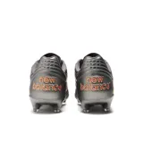 Championes de fútbol New Balance 442 V2 Pro FG color plateado con detalles en naranja.