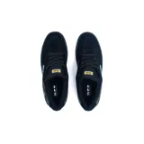 Championes urbanos Öus modelo Cuoro, color negro con detalles en azul y naranja. Presentan un diseño de perfil bajo con logo lateral distintivo y suela de goma texturizada.
