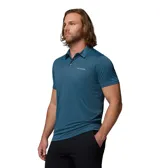 Remera polo de hombre marca Columbia, modelo Hike, color azul, de manga corta, con cuello y cierre frontal de dos botones.