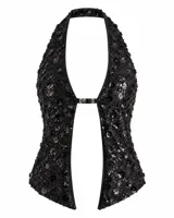 Top halter tipo chaleco bordado con lentejuelas y flores en relieve, con escote profundo abierto al frente y cierre con broche metálico.