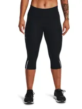 Calza deportiva tipo capri de Under Armour, color negro, con cintura alta, bolsillo lateral y detalles reflectantes en los bajos. Confeccionada en tejido HeatGear de secado rápido y elástico.
