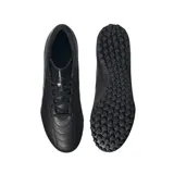 Championes de fútbol Adidas Goletto IX para pasto sintético, color negro con las tres tiras características de la marca en el lateral. Exterior de cuero sintético suave con acolchado y perforaciones. Suela de caucho con taches.