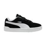 Championes Puma modelo Park Lifestyle Easy, de diseño urbano en color negro con detalles en blanco. Confeccionados en gamuza con la icónica franja lateral de la marca y suela de goma resistente.