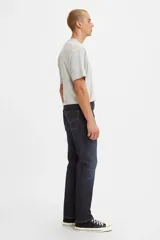 Pantalón de jean Levi's 511 Slim Fit de corte estrecho, color azul oscuro, con costuras en contraste.