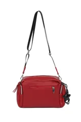 Bandolera negra con varios bolsillos y llavero de estrella.