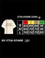 Remera color crema de corte holgado con mangas cortas y estampado en la espalda con el logo de la marca Ittai en color marrón.