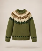Buzo de lana merino con diseño tejido de inspiración nórdica, presenta un patrón geométrico en el canesú y en el ruedo en tonos oliva, crudo y chocolate. Posee cuello redondo, mangas largas y puños acanalados.