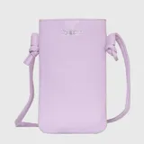 Phone bag marca Bubba, color lila, confeccionado en cuero vegano con textura granulada. Presenta un diseño minimalista vertical con logo de la marca grabado en el frente y correa larga ajustable mediante nudos laterales.