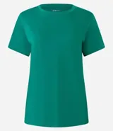 Remera básica de manga corta y cuello redondo, confeccionada en algodón de color celeste.