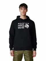 Hoodie canguro negro de Mountain Hardwear con capucha y cordones ajustables, bolsillo tipo canguro y estampado gráfico en blanco en el pecho con texto y logotipo de la marca.