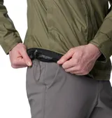 Campera impermeable Columbia modelo Watertight II, color verde oliva. Cuenta con capucha ajustable, cierre frontal con solapa, bolsillos laterales con cierre y puños ajustables. Incorpora tecnología Omni-Tech para mayor protección contra la lluvia y forro de malla transpirable.