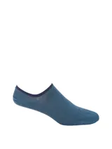 Medias invisibles de corte bajo, color azul con borde superior en tono más oscuro. Confeccionadas en tejido suave y elástico.