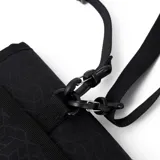 Bandolera negra Caterpillar Rhett Utility Bag, con correa ajustable, anilla en D con la marca Caterpillar, compartimento principal con bolsillo plano, bolsillo trasero y logo de la marca en la parte frontal.