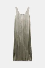 Vestido midi de viscosa con tejido satinado, color gris, escote redondo y diseño sin mangas con sisa.