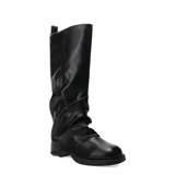 Botas altas de caña slouchy color negro, confeccionadas en material sintético con acabado liso y brillante, punta redonda y suela plana con pequeño tacón.