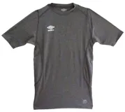 Remera térmica azul marino de manga corta, con logo Umbro estampado en blanco en el pecho.