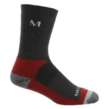 Calcetín técnico de caña media para actividades outdoor, con diseño ergonómico que incluye soporte en el arco. Presenta una combinación de colores gris oscuro, rojo y gris claro, con logo de la marca en la caña y en la puntera.