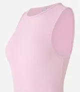 Body color marrón, sin mangas, con cuello halter y cierre en la entrepierna.