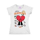 Remera blanca de corte entallado con estampa frontal colorida inspirada en el álbum Un Verano Sin Ti de Bad Bunny, presentando el icónico corazón triste sobre una tabla de surf.