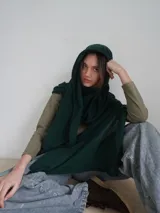 Pashmina color azul marino.