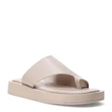 Sandalias planas Miss Carol modelo Amalia, color beige, con diseño de tira ancha en el empeine y separación para el dedo.