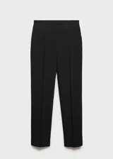 Pantalón de vestir negro de tiro medio con diseño de pernera recta, trabillas en la cintura y bolsillos laterales.