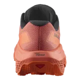 Championes de trail running Salomon Ultra Flow 2, de color negro con suela blanca y detalles en gris. Cuenta con upper de malla transpirable, entresuela amortiguada y suela con tacos para mayor tracción en terrenos difíciles.