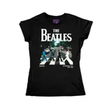 Remera negra de corte entallado con estampa frontal de la banda The Beatles cruzando Abbey Road. Cuenta con cuello redondo y mangas cortas.