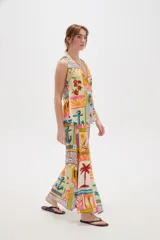 Chaleco de viscosa con escote en V, breteles anchos y diseño estampado multicolor.