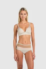 Soutien triángulo color beige con breteles finos regulables.