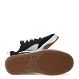 Championes urbanos Puma modelo Park Lifestyle, color negro con detalles en blanco y suela de goma color caramelo. Presentan cordones gruesos y el logo de la marca en el lateral y la lengüeta.